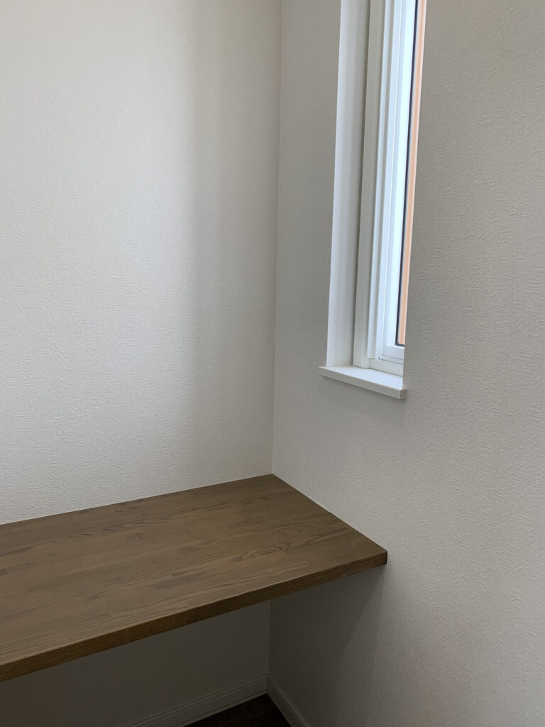 2階寝室の書斎スペース