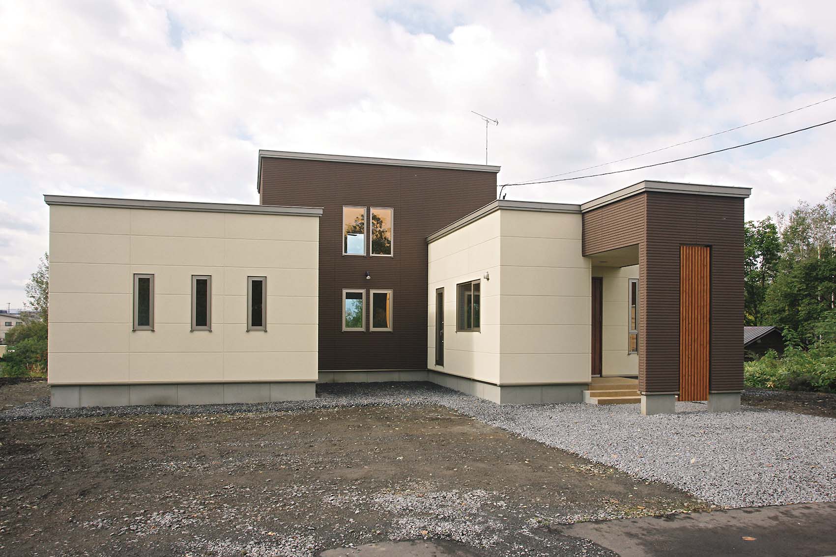 洗練された空間デザインの平家建てオール電化住宅