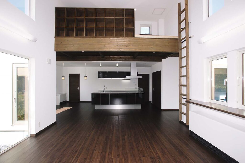 洗練された空間デザインの平家建てオール電化住宅