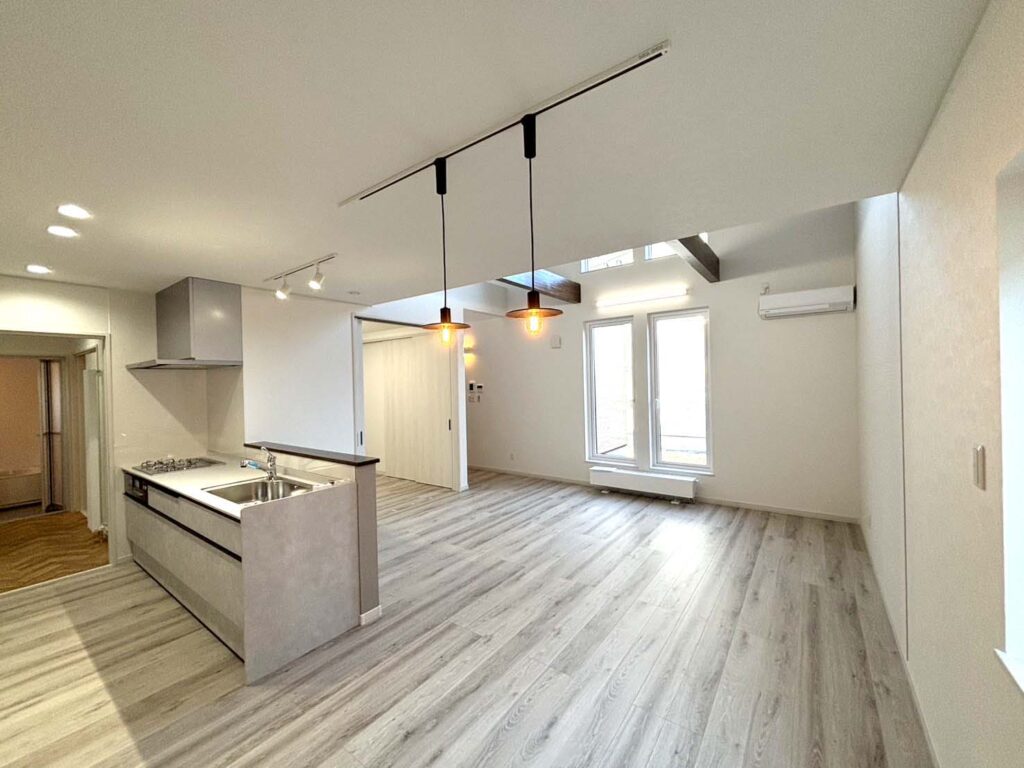 開放感のある広々とした室内空間!お洒落で住みやすい平屋造りの家