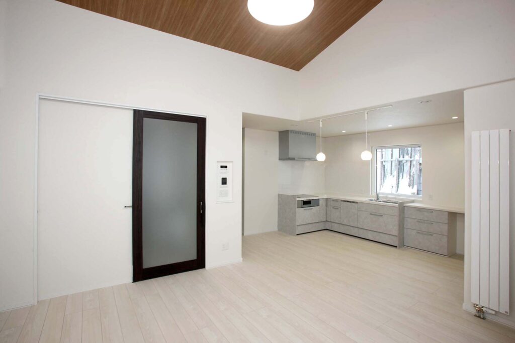 暮らしやすく広々とした開放的な室内!お洒落な平屋造りの住まい