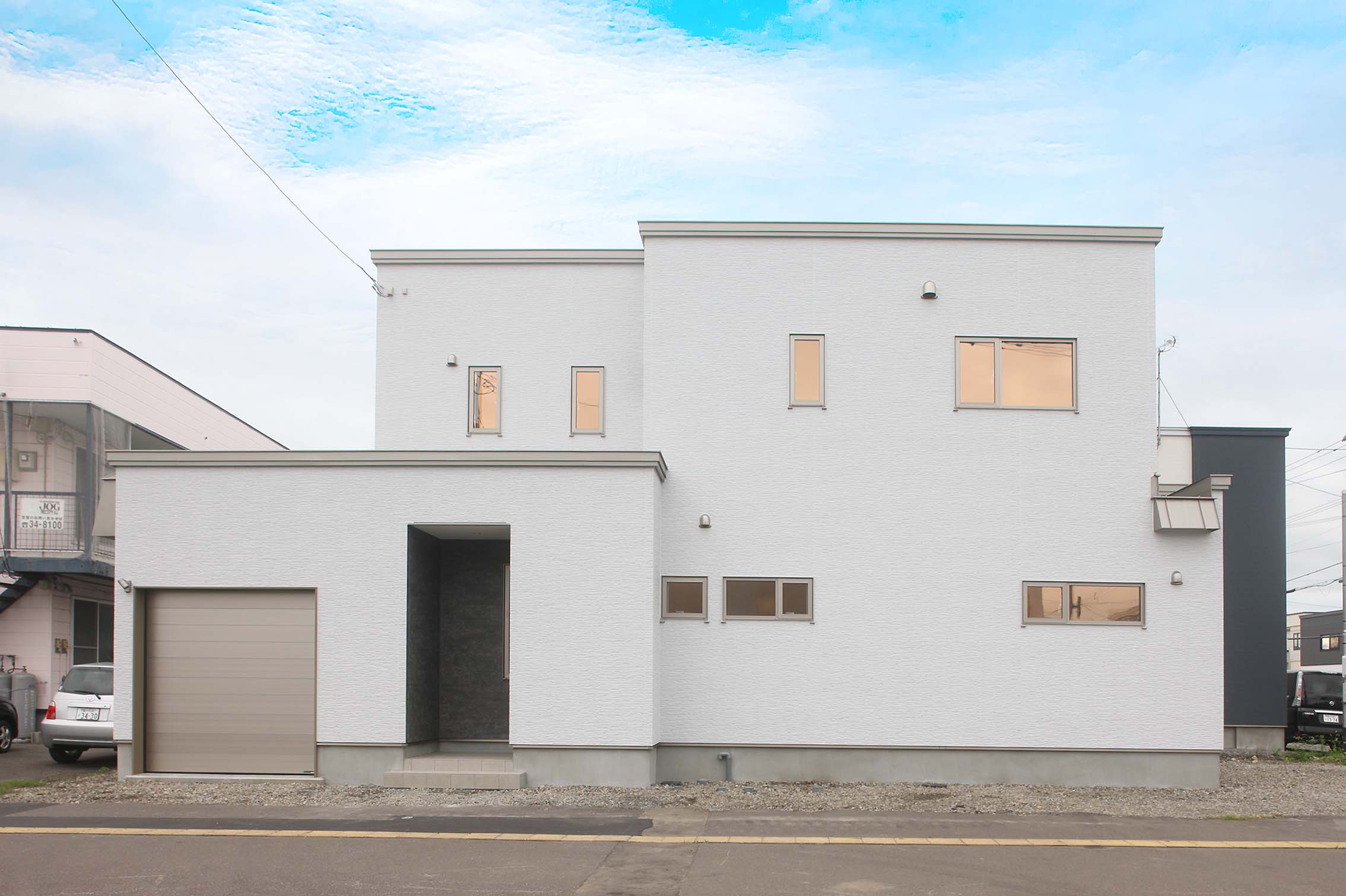 オーナー様のお洒落感覚や造形センスを感じる個性派マイホーム